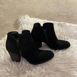 Paul Green Malibu Sliced Zip Bootie in excellent used condition.